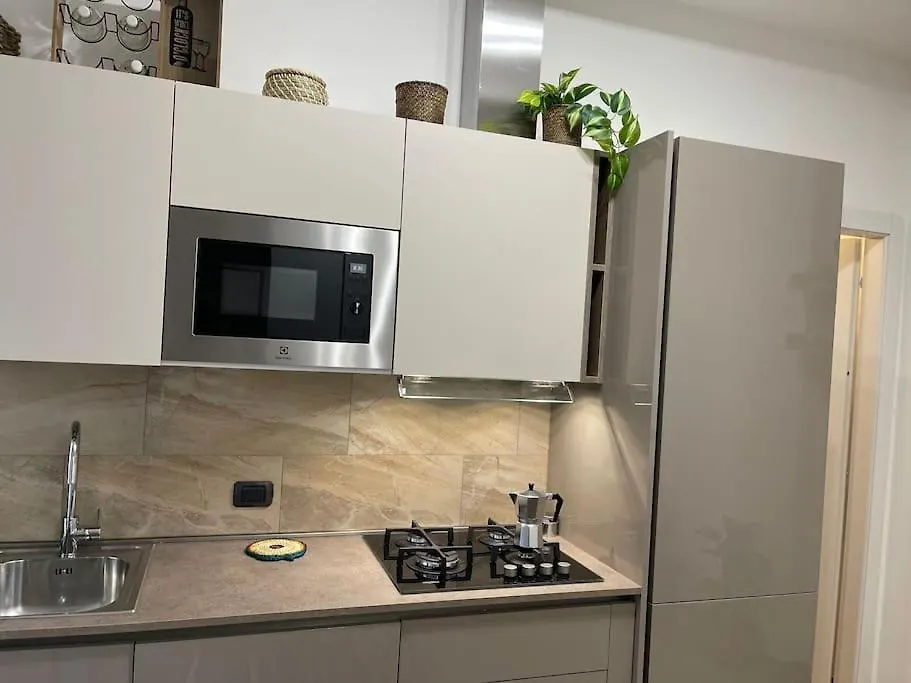Nel Quartiere Bayres Suite Completamente Rinnovata Milaan Italië