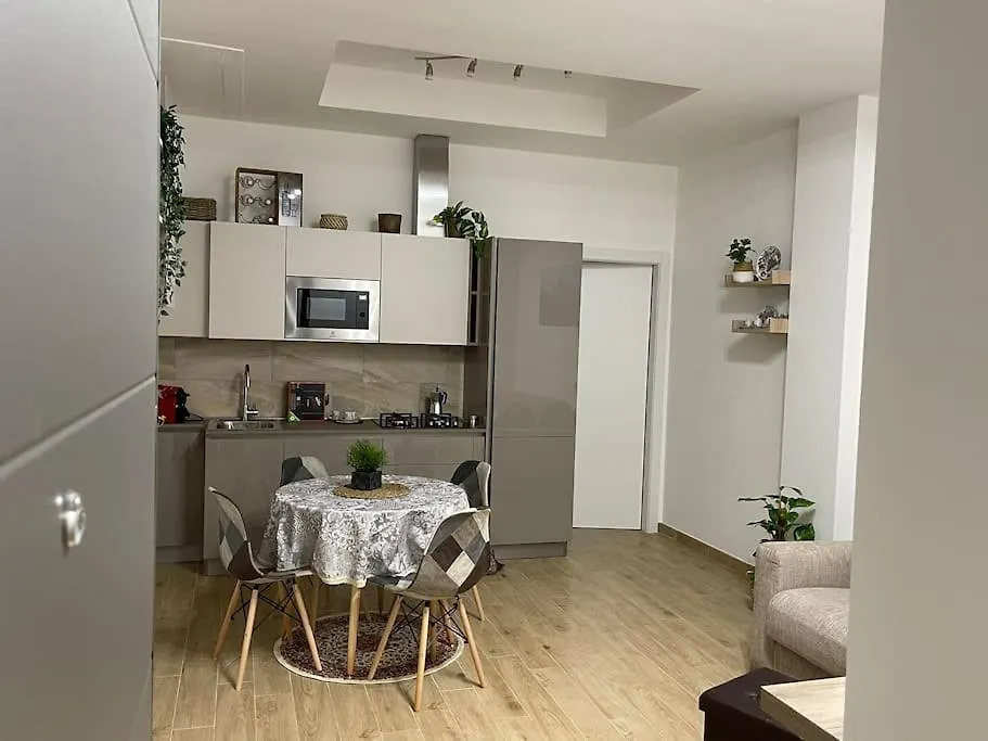 Appartement Nel Quartiere Bayres Suite Completamente Rinnovata Milaan